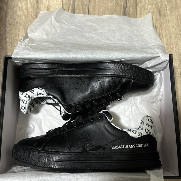 Mens Versace Sneakers - Picture 2 of 5